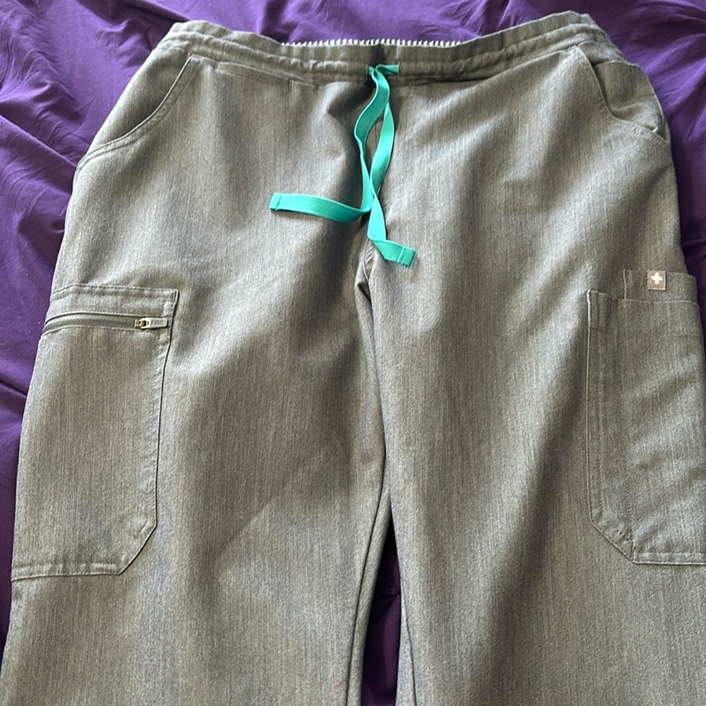 Figs medium tall scrub pant